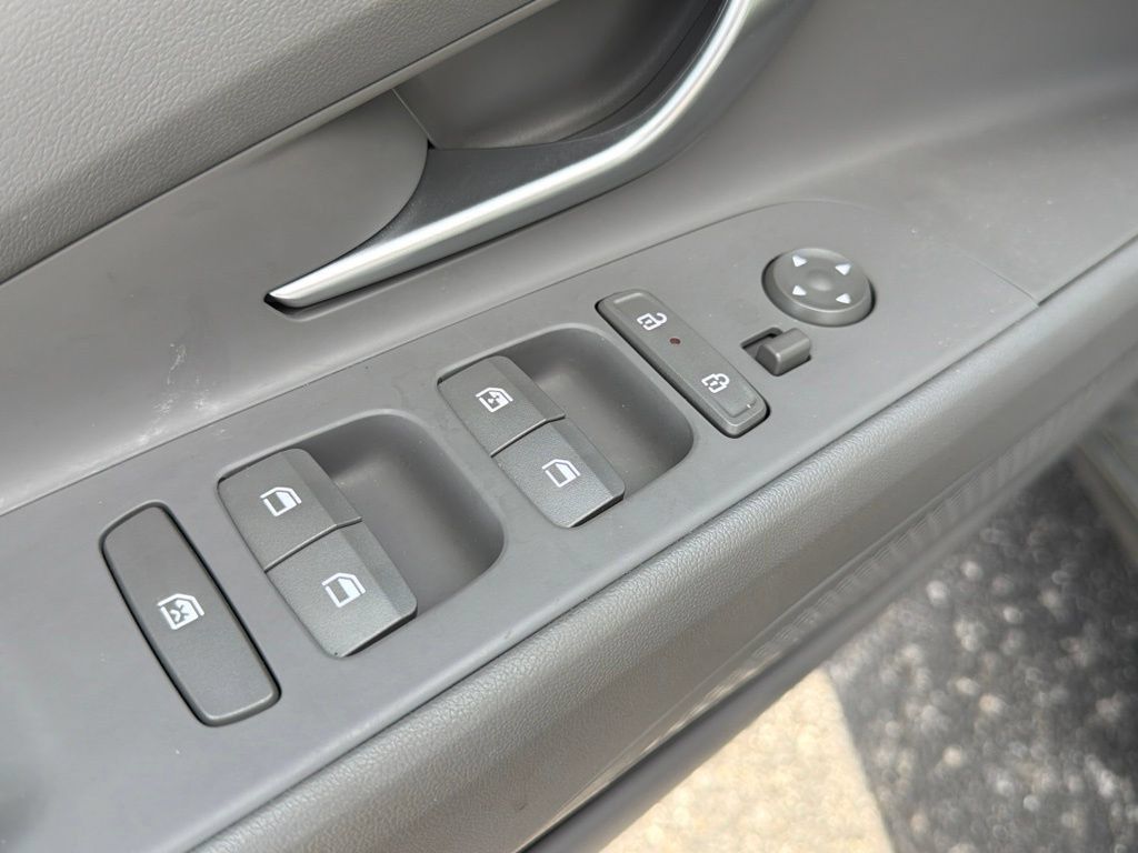 Used 2026 Hyundai Elantra Sport FWD image 13