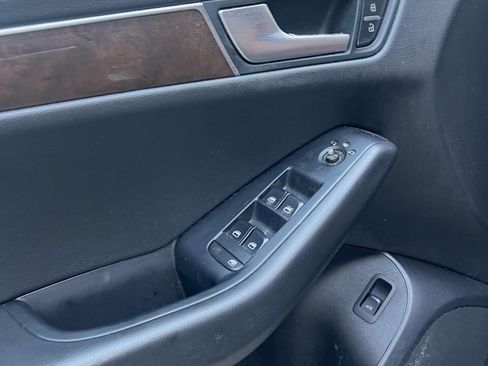 Used 2011 Audi Q5 2.0T Premium image 12