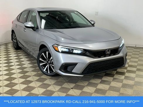 Used 2024 Honda Civic EX-L image 3
