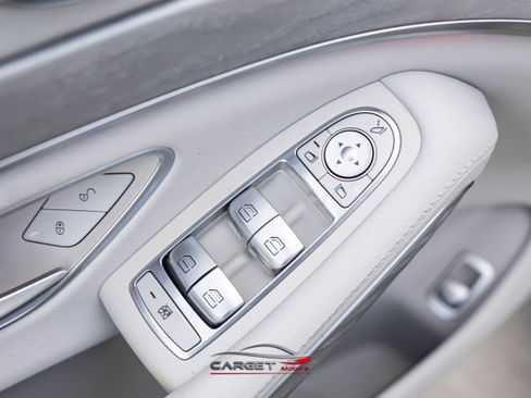 Used 2015 Mercedes-Benz S 550 Sedan image 42
