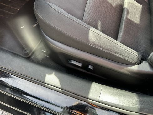 Used 2025 Nissan Altima 2.5 SV image 11