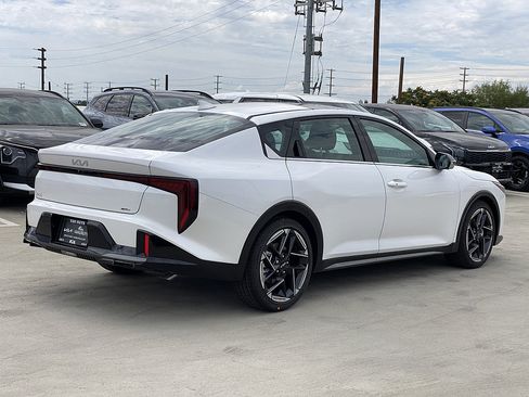 New 2026 Kia K4 GT-Line w/ GT-Line Premium Package FWD image 3