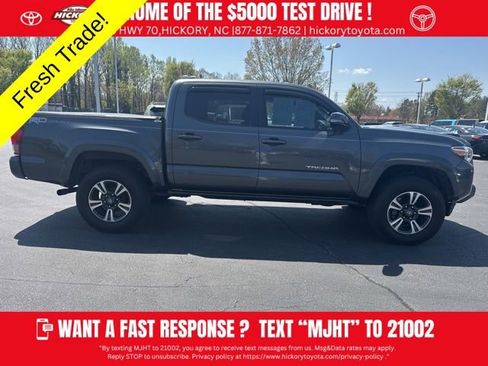 Used 2017 Toyota Tacoma TRD Sport image 2