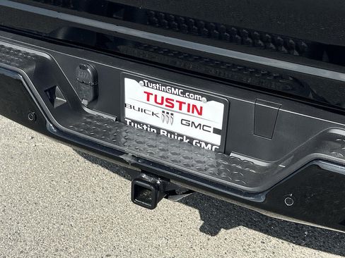 New 2026 GMC Canyon Elevation w/ LPO, Black Badging Package RWD image 27