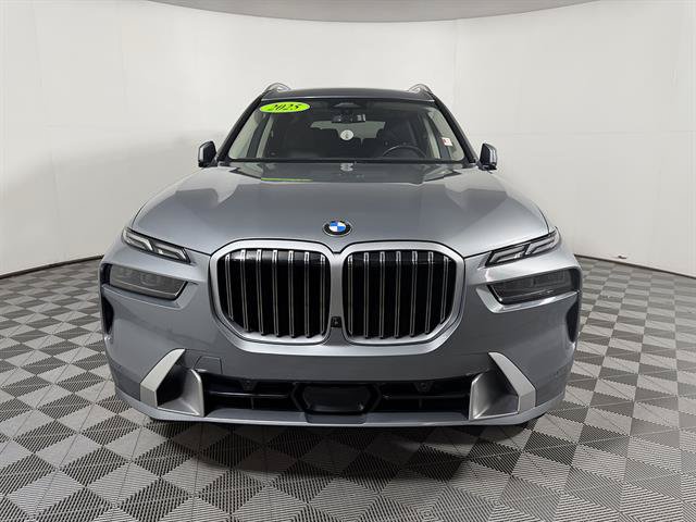 Used 2025 BMW X7 xDrive40i w/ Premium Package AWD/4WD image 2