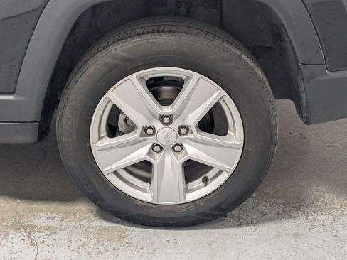 Used 2022 Jeep Compass Latitude AWD/4WD image 25