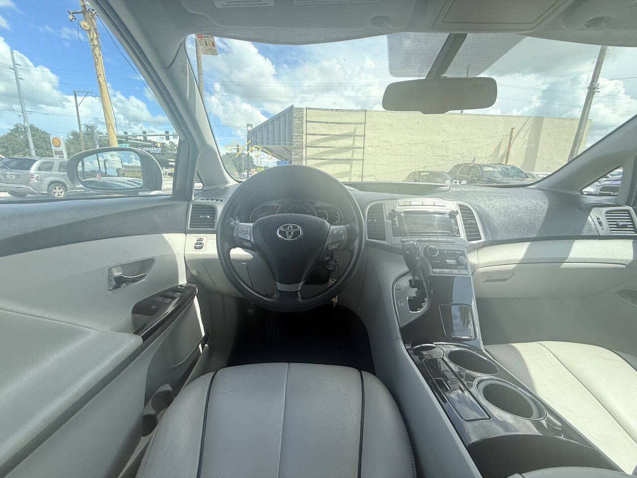 Used 2010 Toyota Venza FWD image 19