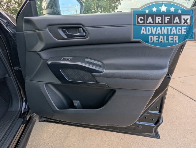 Used 2024 Nissan Pathfinder SV FWD image 34