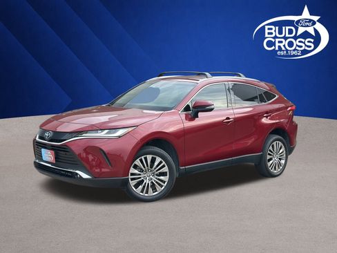 Used 2024 Toyota Venza image 1