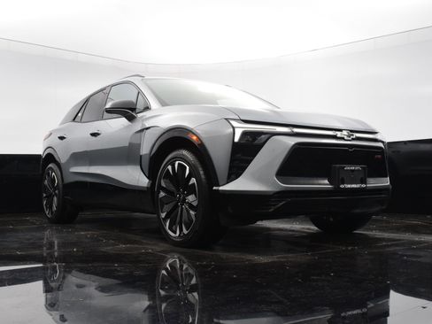 New 2025 Chevrolet Blazer EV RS RWD image 9