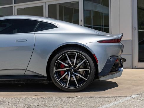 Used 2019 Aston Martin V8 Vantage Coupe RWD image 16