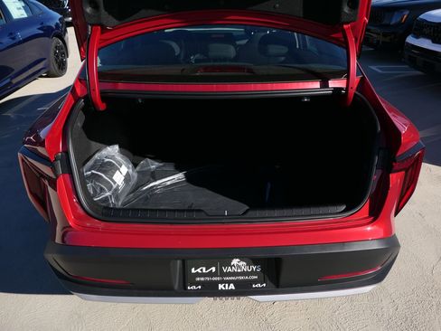 New 2025 Kia K4 LXS image 18