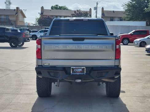 Used 2023 Chevrolet Silverado 1500 LT AWD/4WD image 14