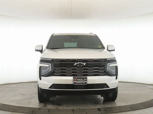 Used 2025 Chevrolet Suburban High Country AWD/4WD image 12