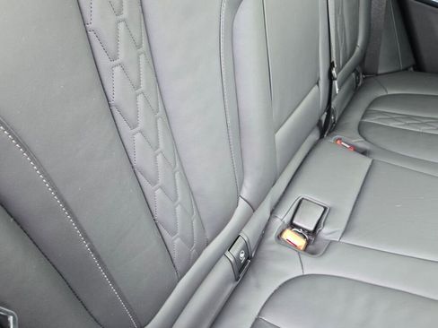 Used 2021 BMW X5 M50i w/ Executive Package image 11