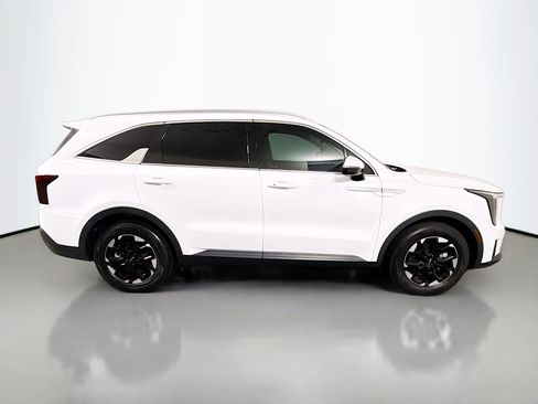 Used 2024 Kia Sorento S FWD image 11