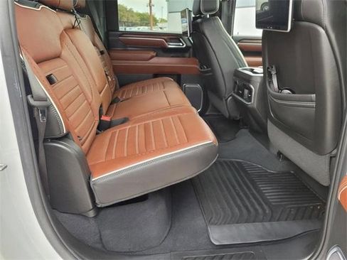 Used 2024 GMC Sierra 3500 Denali Ultimate image 9