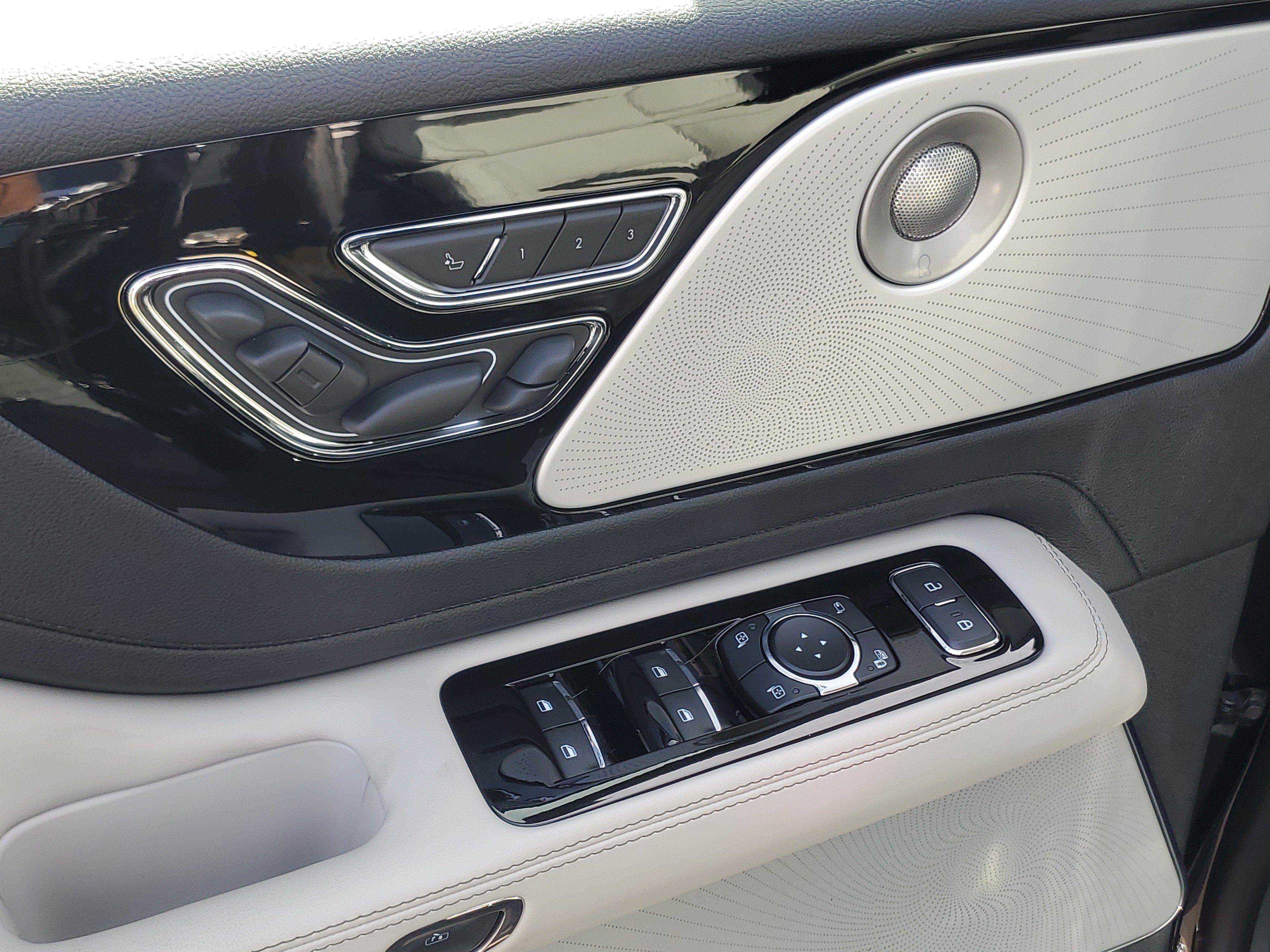 New 2027 Lincoln Aviator Reserve AWD/4WD image 9