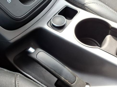 Used 2015 Ford Escape SE w/ SE Chrome Package image 22