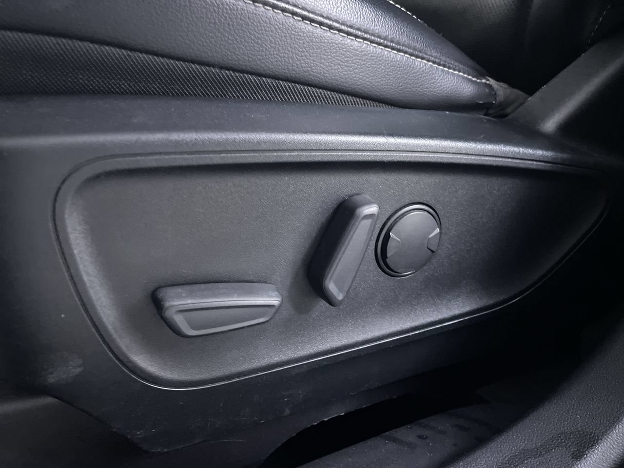 Used 2020 Ford Escape SEL AWD/4WD image 14