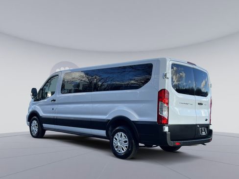 Used 2022 Ford Transit 350 XLT image 4