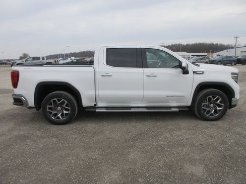 New 2026 GMC Sierra 1500 SLT w/ SLT Premium Package image 3