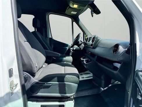 Used 2024 Mercedes-Benz Sprinter 2500 image 16