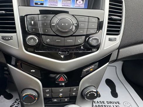 Used 2015 Chevrolet Cruze LT image 28