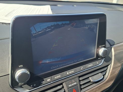 Used 2023 Nissan Altima 2.5 SV FWD image 13