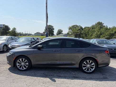 Used 2016 Chrysler 200 S w/ Comfort Group FWD image 4