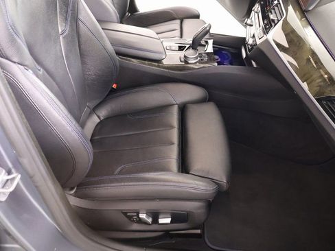 Used 2019 BMW 530i xDrive w/ M Sport Package AWD/4WD image 14