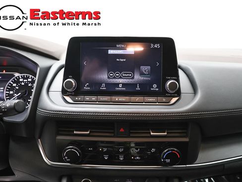 Used 2023 Nissan Rogue S AWD/4WD image 12
