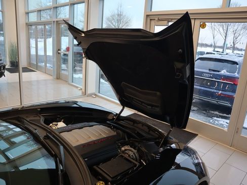 Used 2016 Chevrolet Corvette Stingray w/ Carbon Flash Badge Package image 13