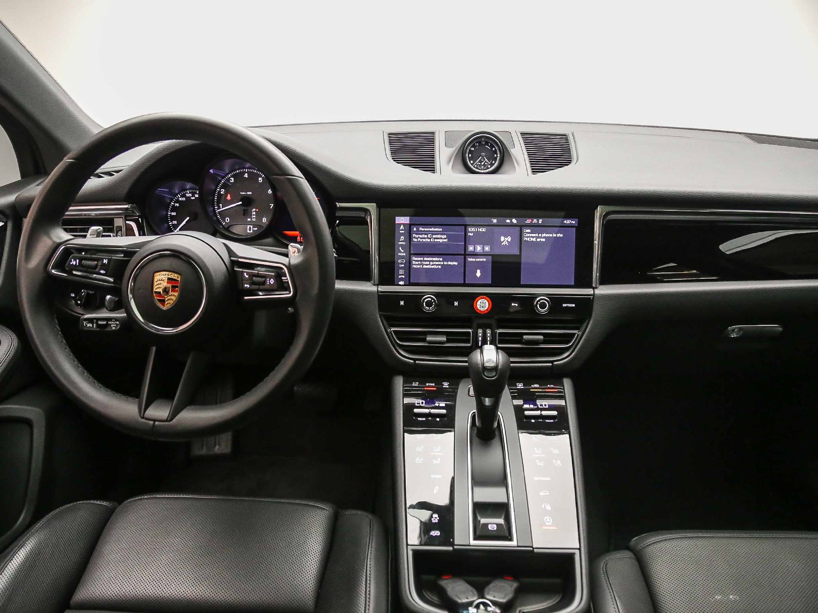 Certified 2025 Porsche Macan S AWD/4WD image 17