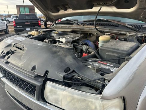 Used 2001 Chevrolet Silverado 2500 LS image 44