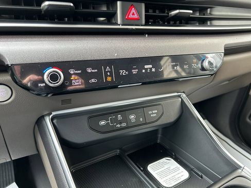 New 2026 Kia Carnival EX FWD image 23
