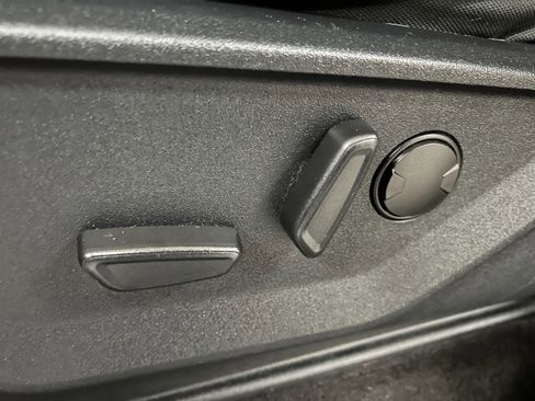 Used 2022 Ford F150 XLT w/ Equipment Group 302A High image 11