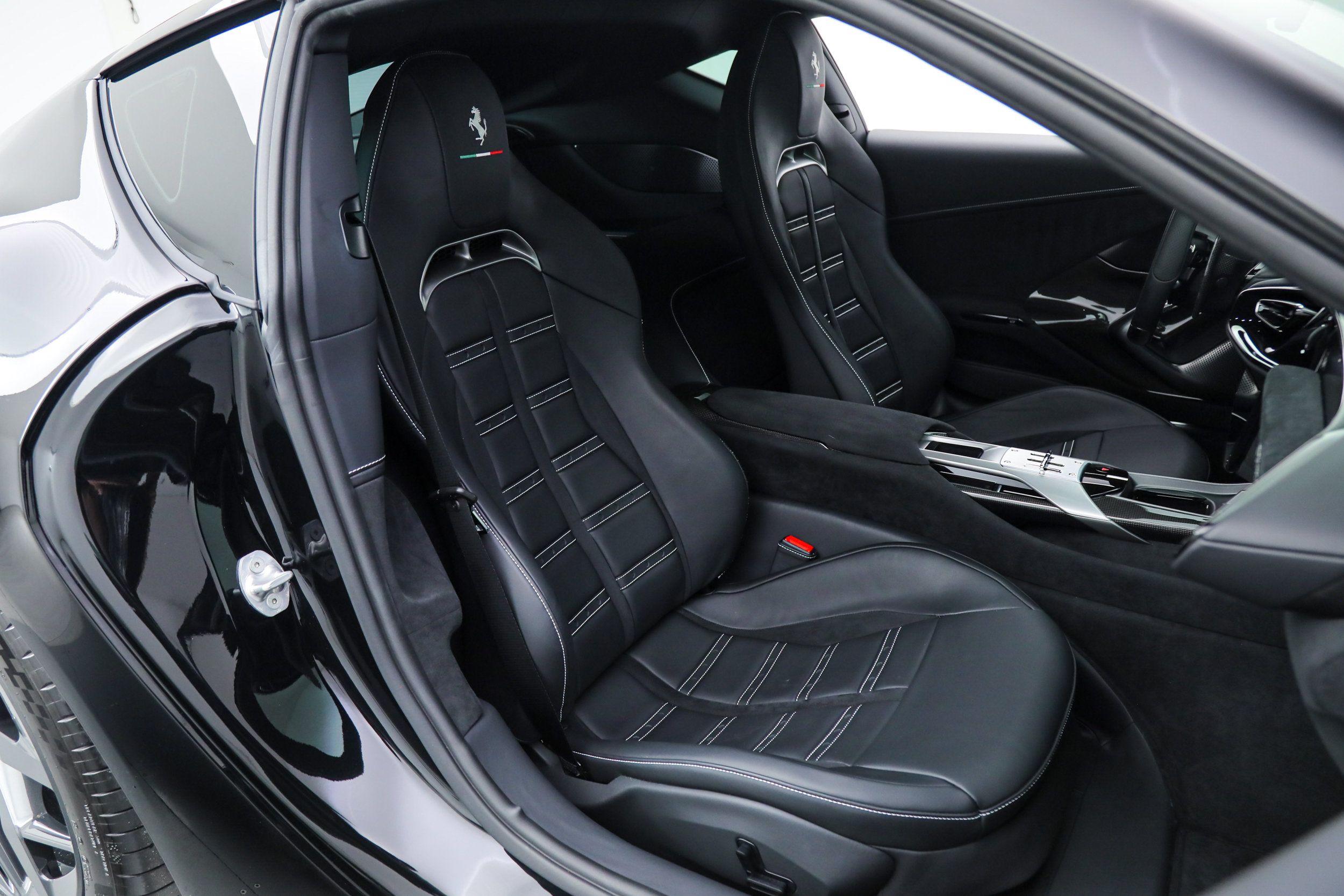 Certified 2025 Ferrari 12Cilindri RWD image 29