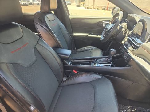 Used 2023 Jeep Compass Trailhawk AWD/4WD image 10