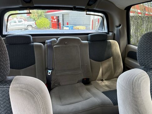 Used 2004 Chevrolet Avalanche 2WD image 27