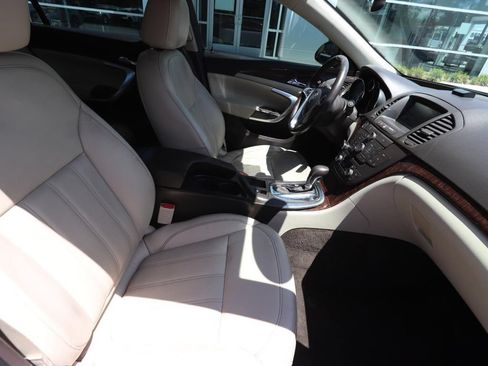 Used 2013 Buick Regal Premium FWD image 12