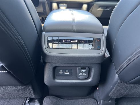 Certified 2023 Nissan Pathfinder Platinum AWD/4WD image 31