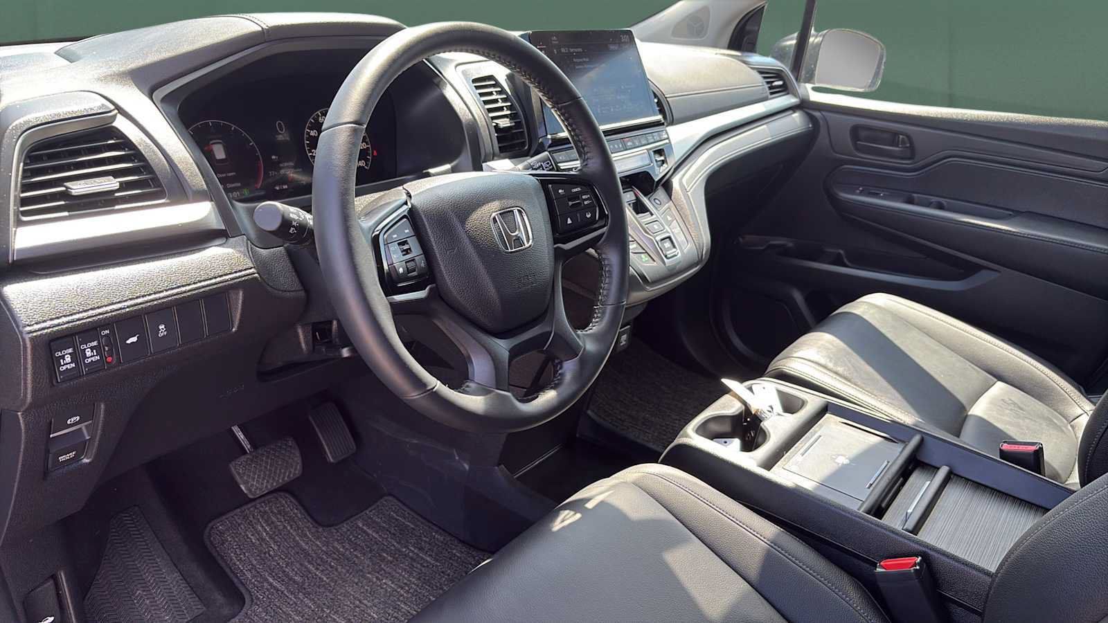 Used 2026 Honda Odyssey EX-L image 13