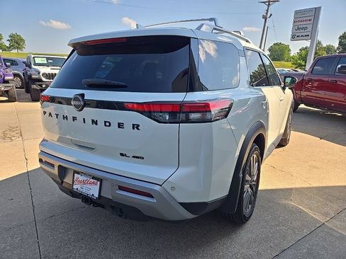 Used 2023 Nissan Pathfinder SL w/ SL Premium Package AWD/4WD image 10