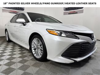 Used 2018 Toyota Camry XLE video 1