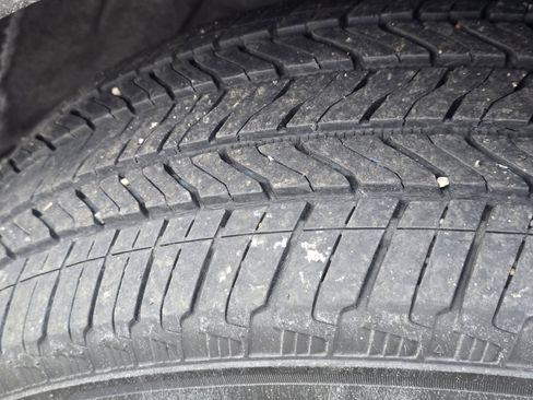 Used 2024 GMC Terrain SLE image 11