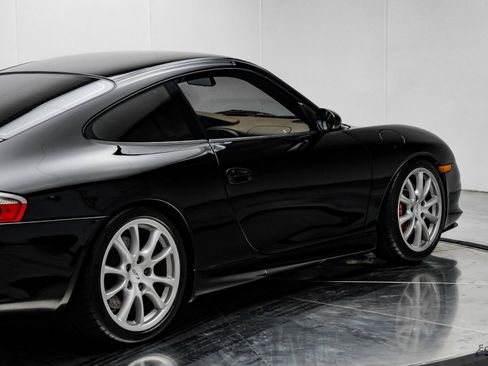 Used 2004 Porsche 911 GT3 RWD image 17