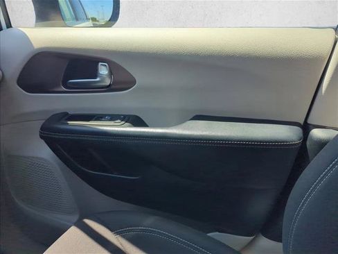 Used 2023 Chrysler Voyager LX FWD image 26