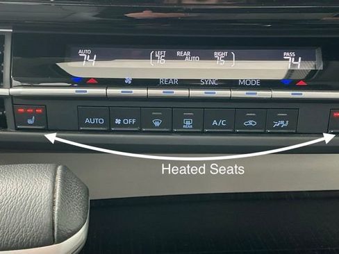 Used 2023 Toyota Sienna XLE image 14