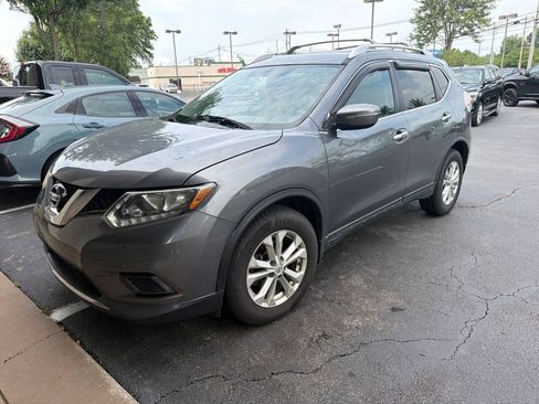 Used 2015 Nissan Rogue SV AWD/4WD image 2